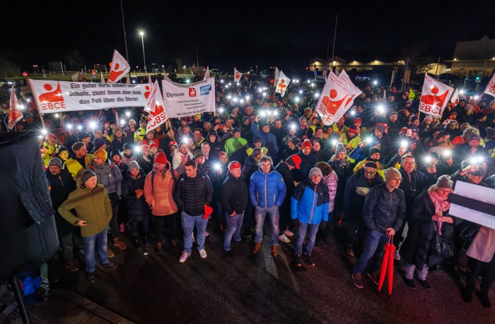 Großkundgebung in Gendorf gegen die Schließung des Dyneon-Werks in Gendorf
