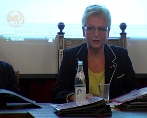 2. Bürgermeisterin Ilse Preisinger-Sontag leitet erstmals die Sitzung des Stadtrates in Mühldorf