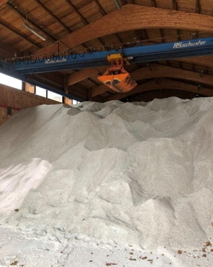 24.000 Tonnen Streusalz lagern in den Hallen des Staatlichen Bauamts
