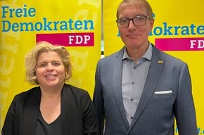 Neue Doppelspitze bei der Kreis-FDP Mühldorf: Die Bundestagsabgeordnete Sandra Bubendorfer-Licht und Dr. Wolfgang Storm führen die Liberalen in den nächsten zwei Jahren.  (Bild: privat)