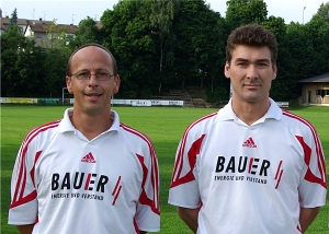Thomas Penker (hier mit Abteilungsleiter Günther Grübl) verläßt den TSV Buchbach zum Saisonende 2008/2009